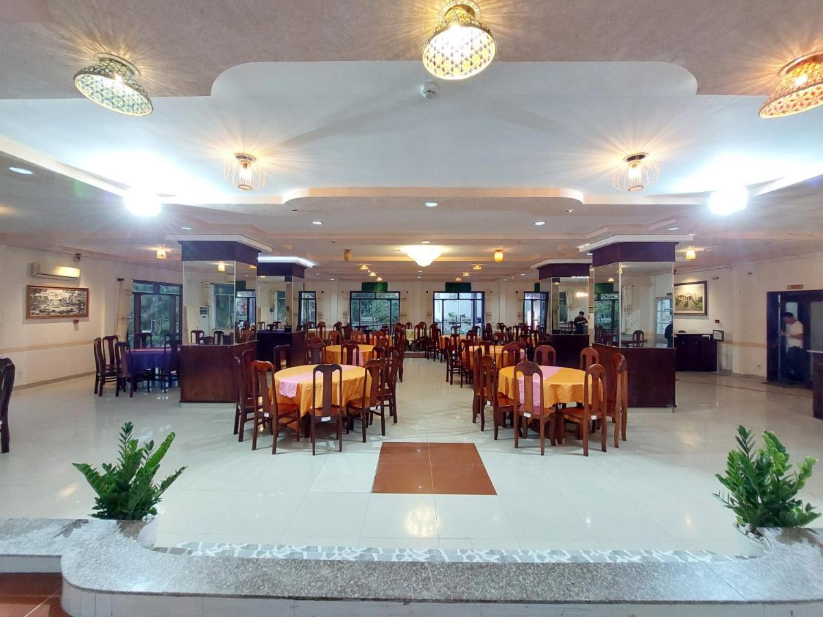 Отель Khach San Bong Sen Vi Thanh Экстерьер фото